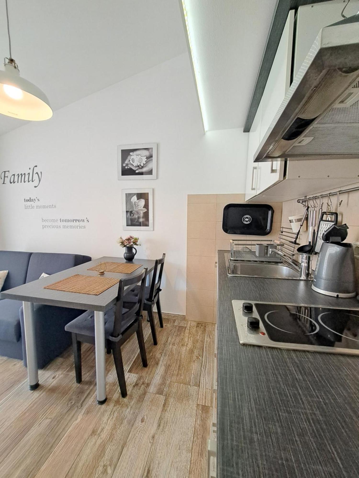 Sweet Lustig Apartment