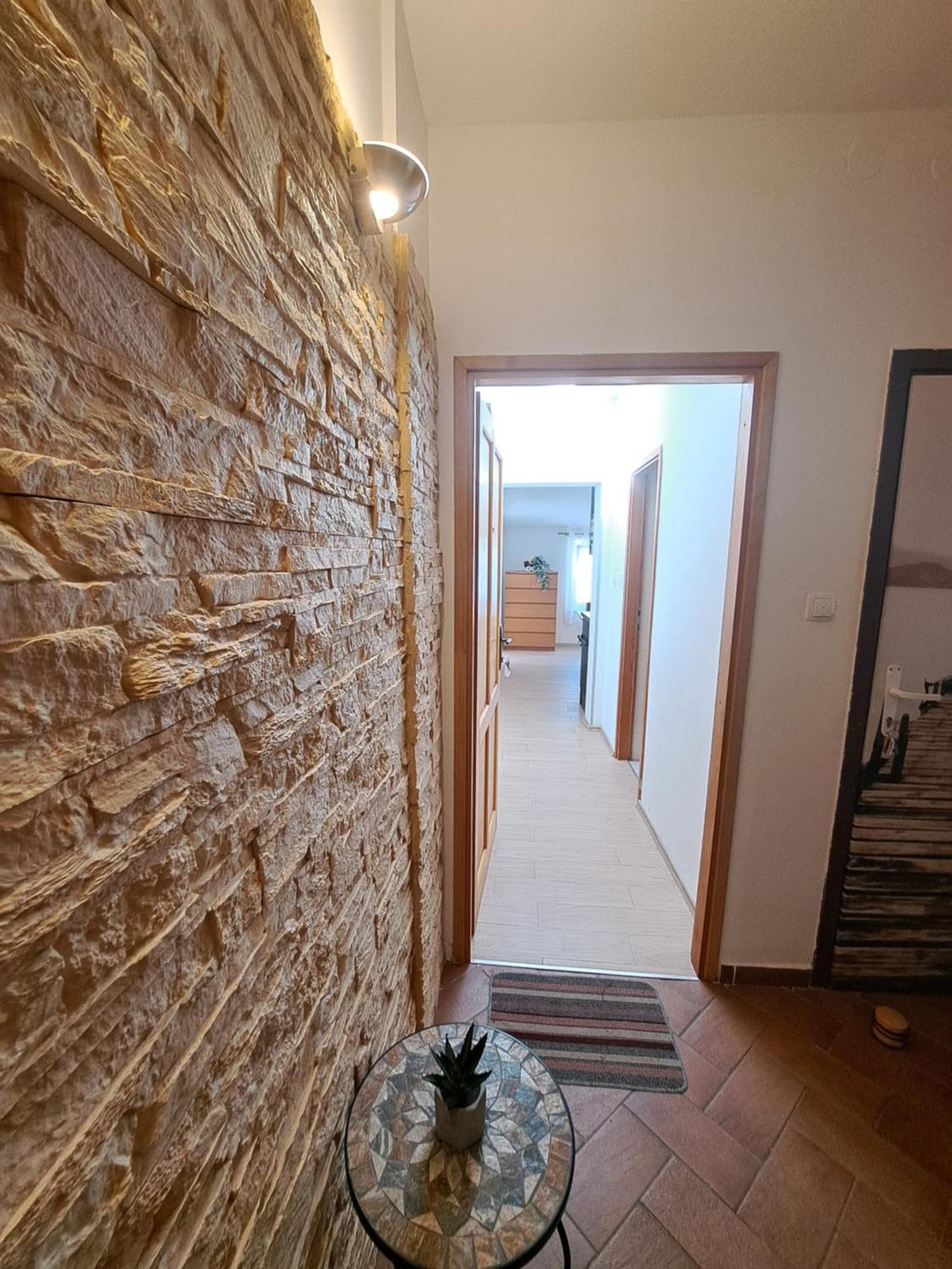 Sweet Lustig Apartment