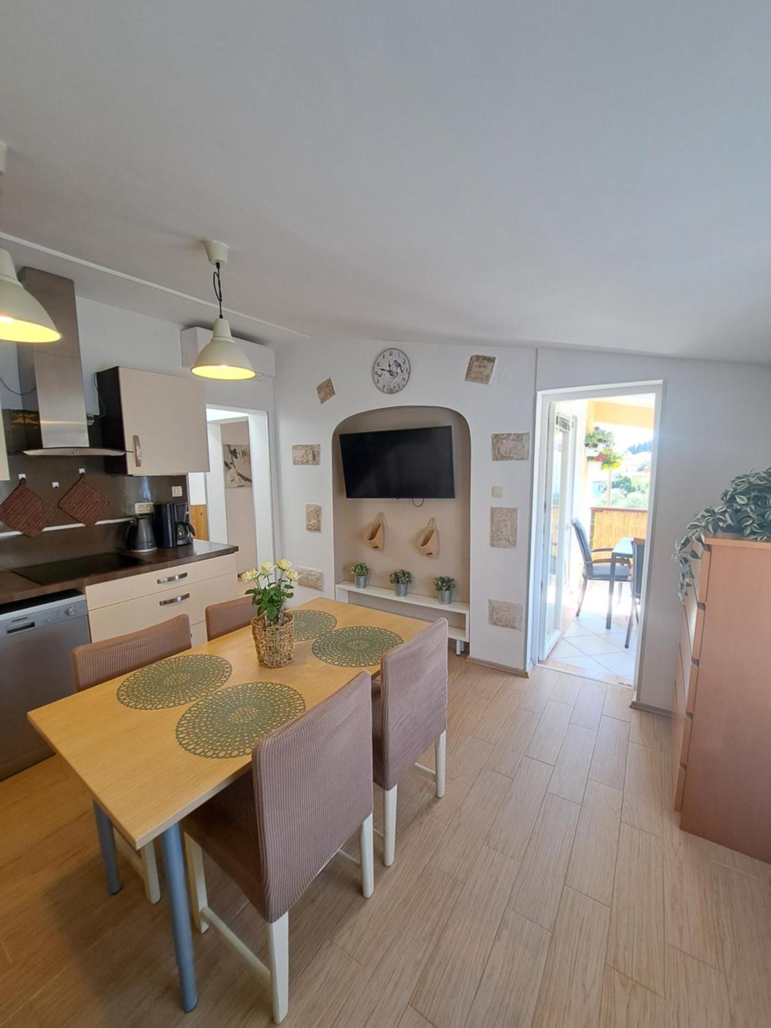 Sweet Lustig Apartment *